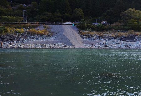 平日の天竜川ルアーフライテンカラ専用区